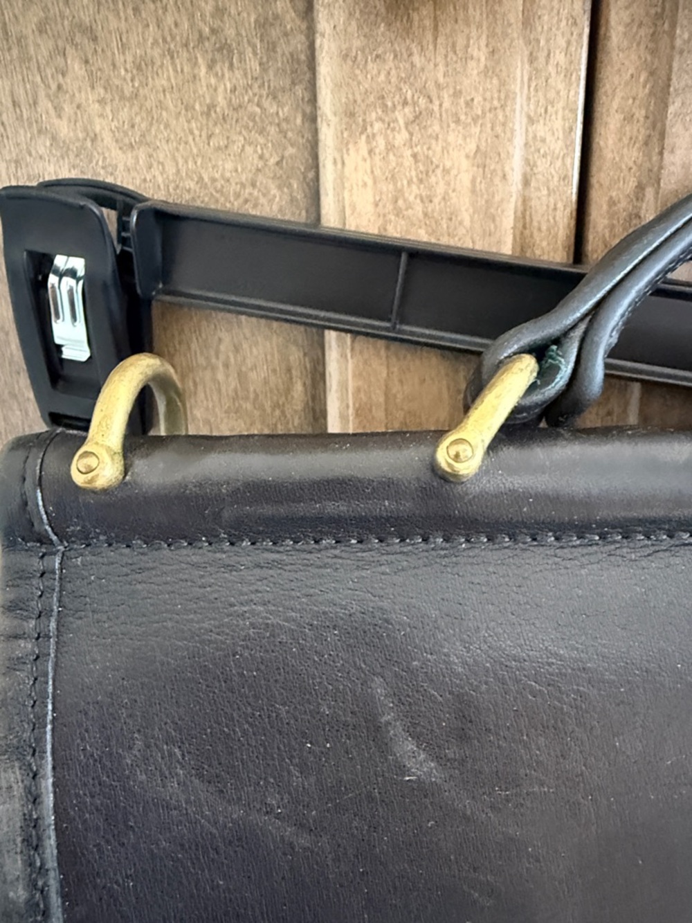 Coach Authentic Vintage Willis Bag. Black Leather. Brass Hardware. - Picture 7 of 14